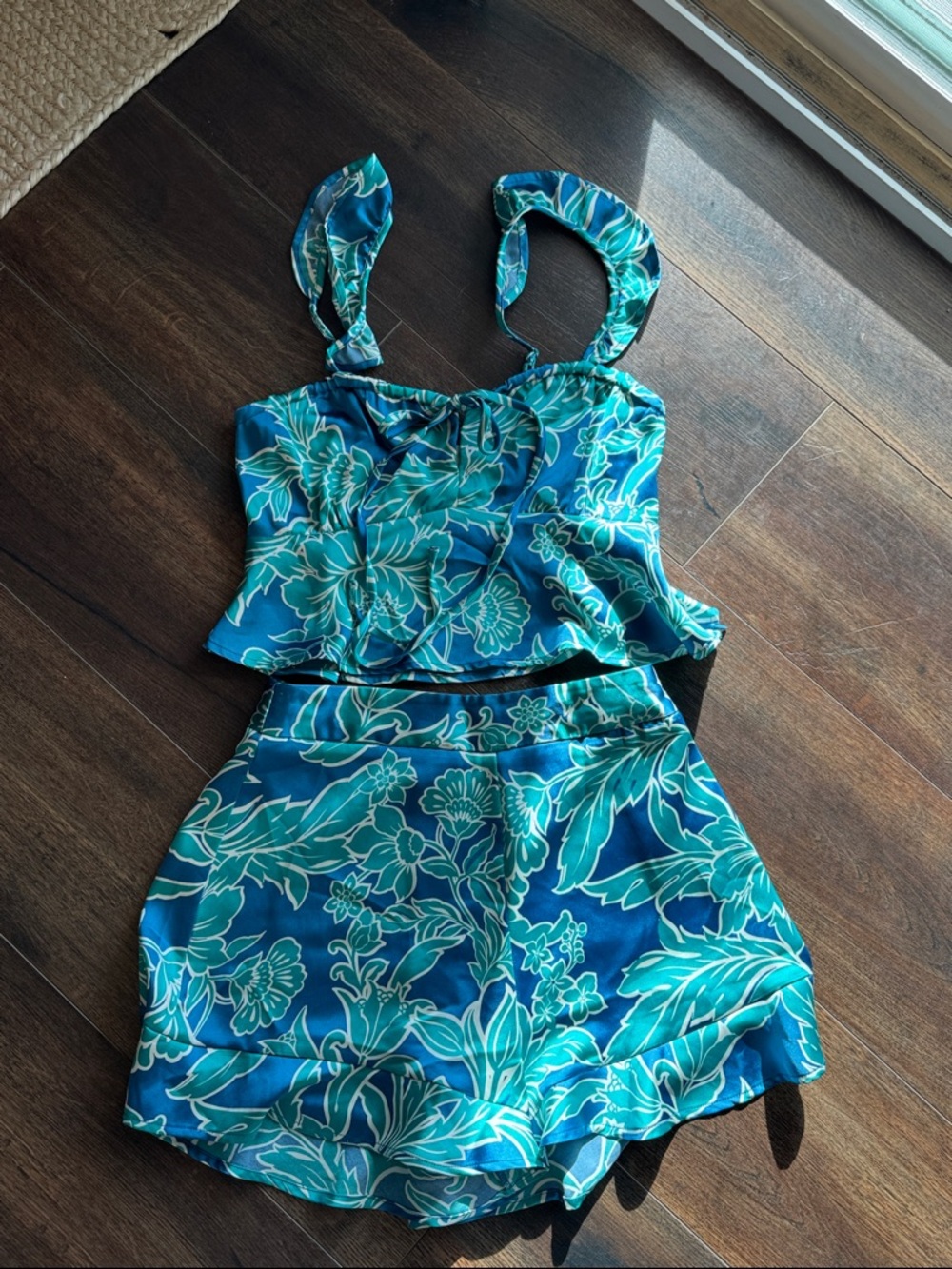 House of Harlow 1960 Floral Two-Piece Shorts Set - Blue/Teal size S NWOT